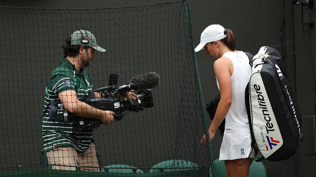 World No. 1 Iga Swiatek upset in third round of Wimbledon